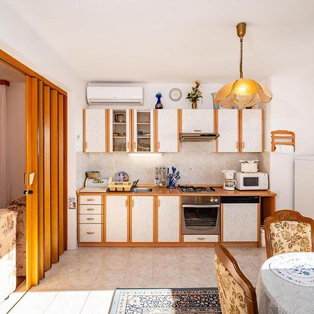 2 Bedroom Cozy Apartment In Zara Esterno foto