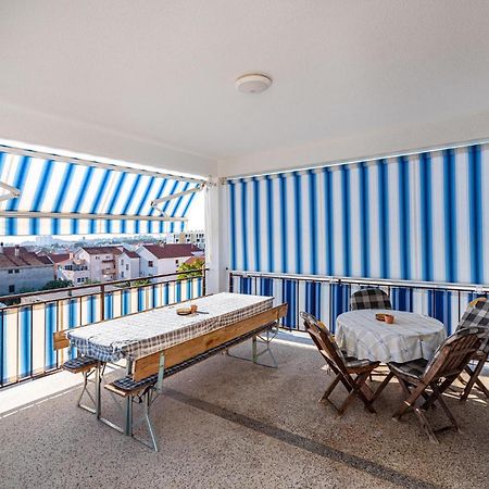 2 Bedroom Cozy Apartment In Zara Esterno foto