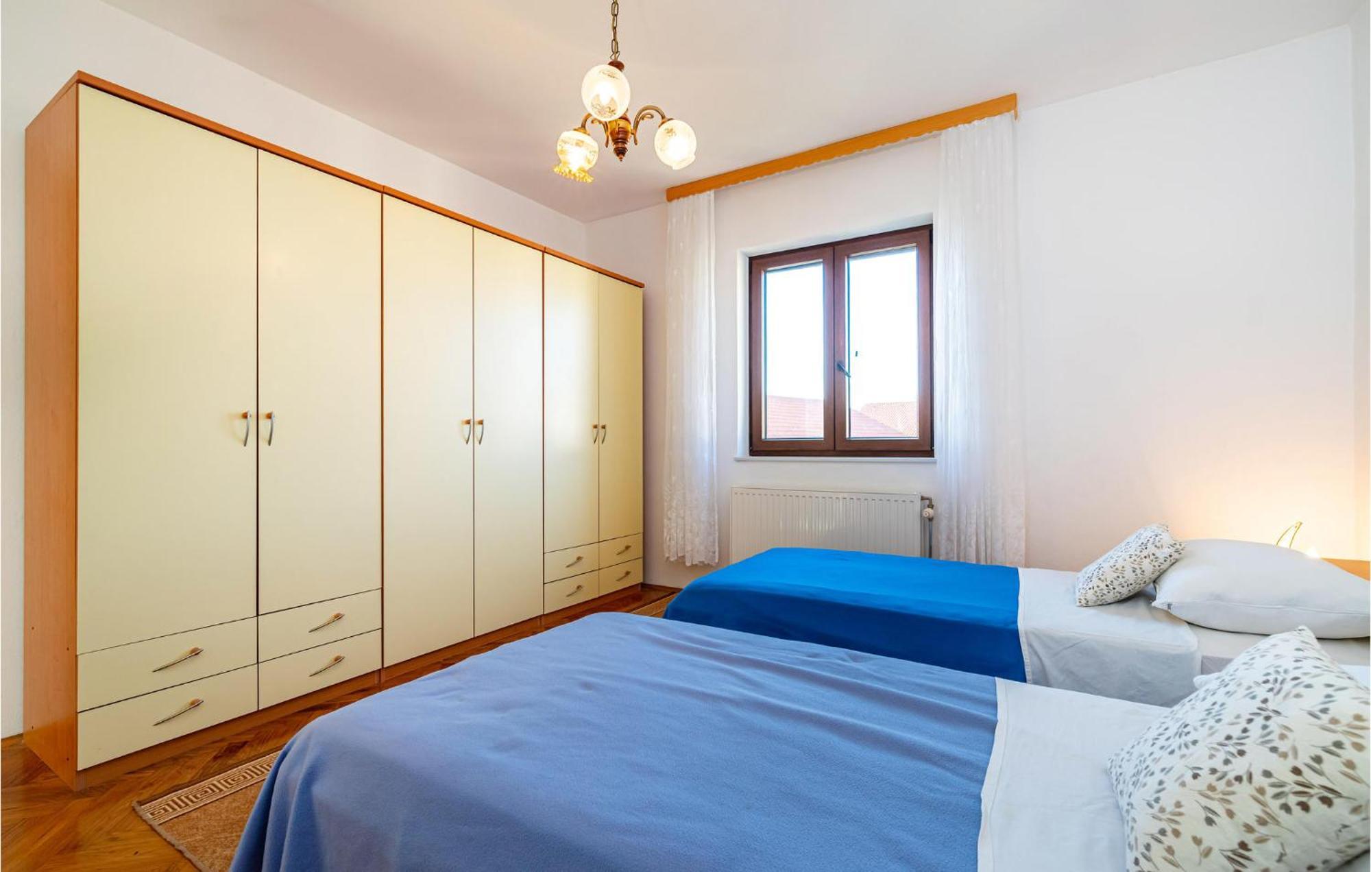 2 Bedroom Cozy Apartment In Zara Esterno foto