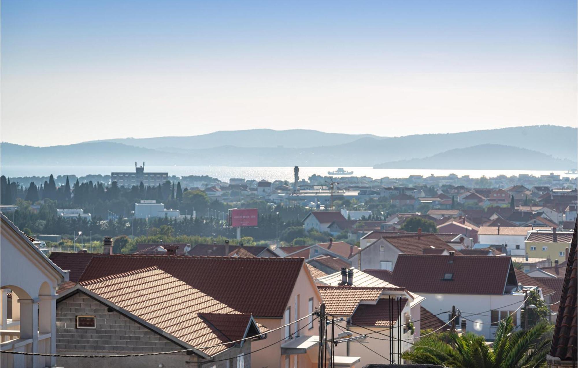 2 Bedroom Cozy Apartment In Zara Esterno foto