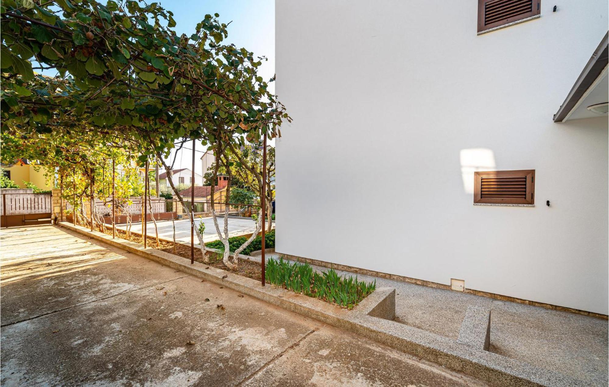 2 Bedroom Cozy Apartment In Zara Esterno foto