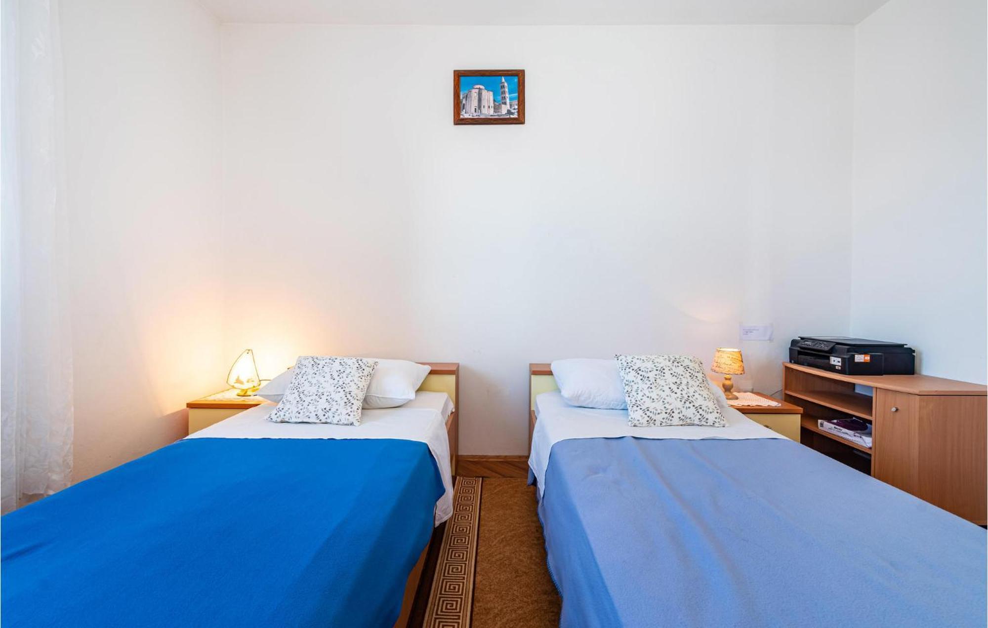 2 Bedroom Cozy Apartment In Zara Esterno foto