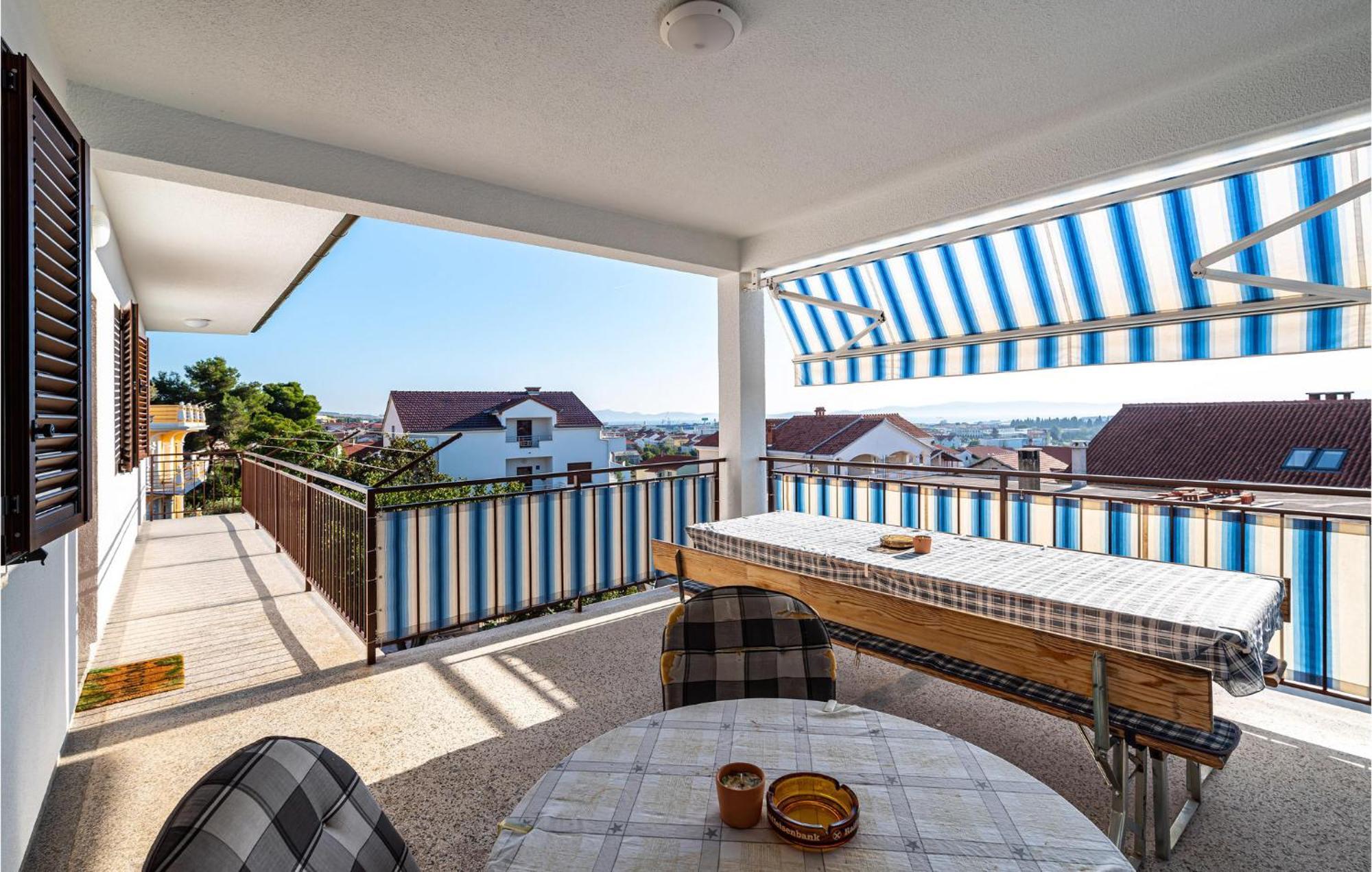 2 Bedroom Cozy Apartment In Zara Esterno foto
