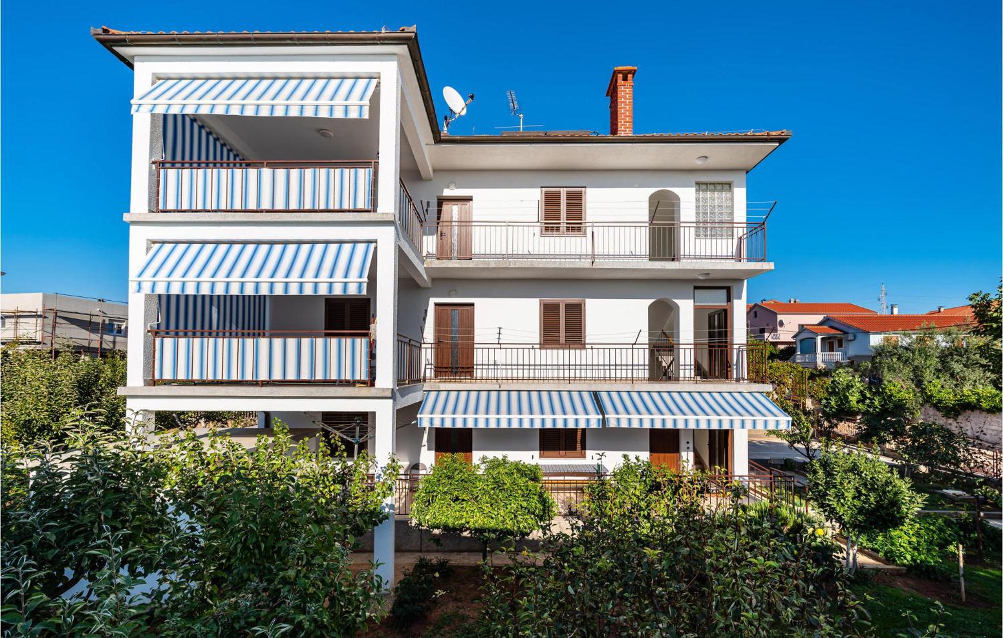 2 Bedroom Cozy Apartment In Zara Esterno foto